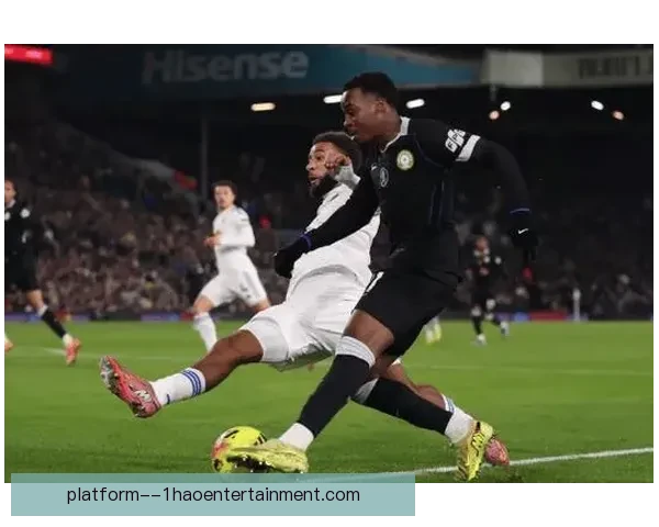 2025-26赛季欧联杯利兹联与里尔展开14决赛激烈对决