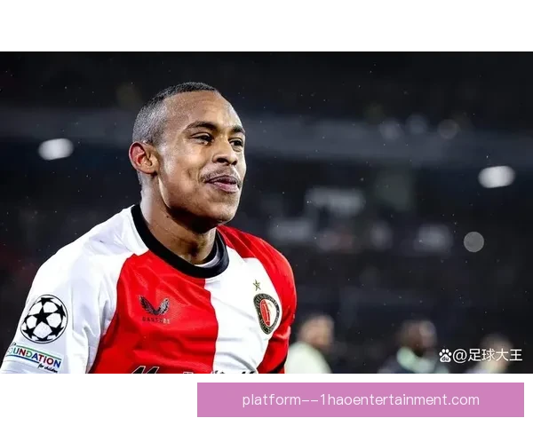 那不勒斯边锋经纪人现身巴黎引发转会风声热议